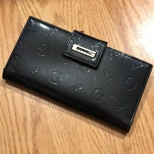 Guess wallet